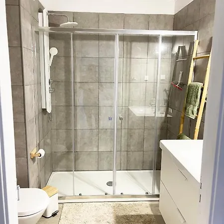 Apartman Panoramic Seaview - 2 Bedroom, Main Ave, 15 Min Walk Beach, Workspace *