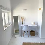 Panoramic Seaview - 2 Bedroom, Main Ave, 15 Min Walk Beach, Workspace アパート