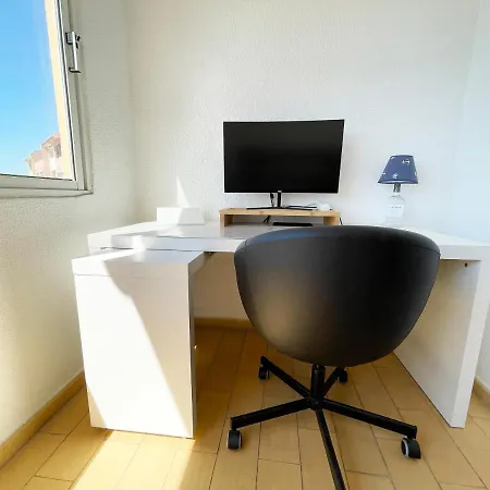 Panoramic Seaview - 2 Bedroom, Main Ave, 15 Min Walk Beach, Workspace * Albufeira