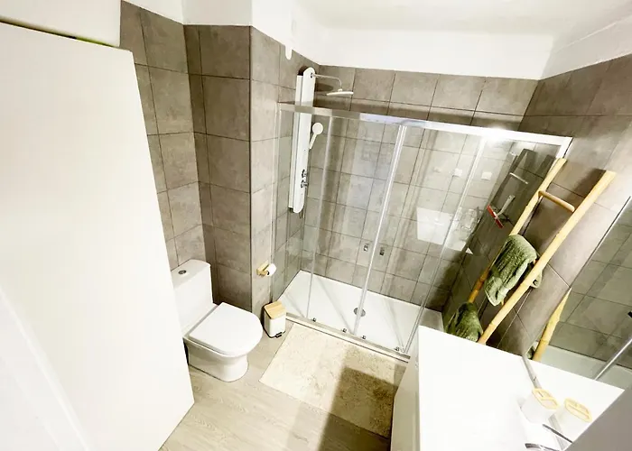 Panoramic Seaview - 2 Bedroom, Main Ave, 15 Min Walk Beach, Workspace 아파트 *