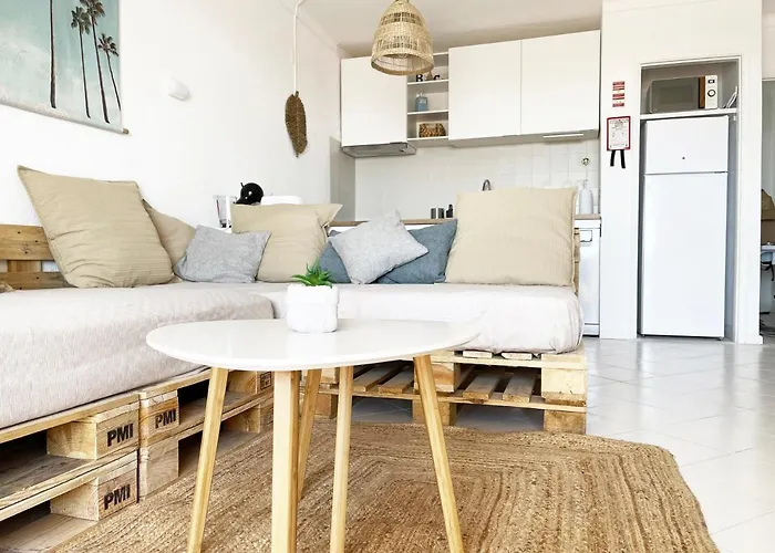 아파트 Panoramic Seaview - 2 Bedroom, Main Ave, 15 Min Walk Beach, Workspace *