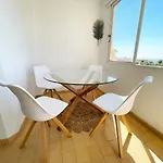 Panoramic Seaview - 2 Bedroom, Main Ave, 15 Min Walk Beach, Workspace Daire *